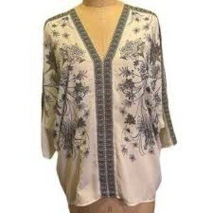 NWT Rose + Olive Floral Deep V-Neck Batwing Sleeve Blouse Size M